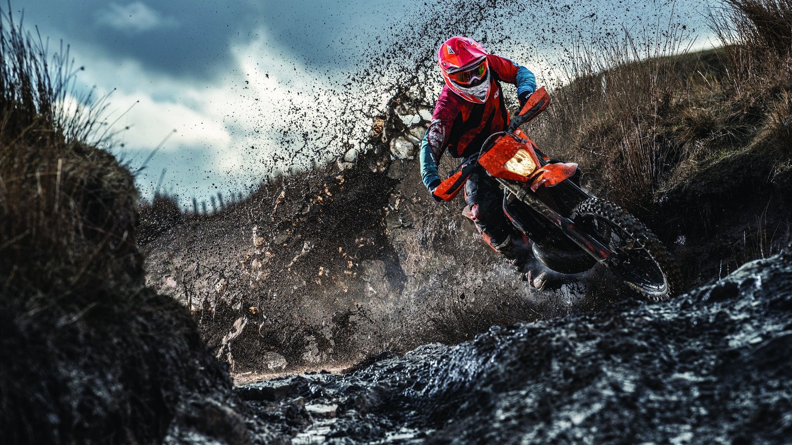 自由泳滑行技术改进带来速度提升,自由泳滑行时用打腿吗